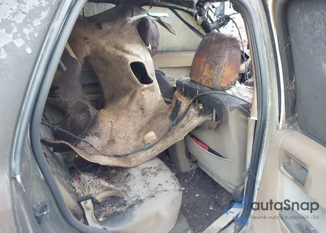 2012 Ford Escape Xlt z USA, uszkodzony, nr VIN 1FMCU9DG9CKB63876